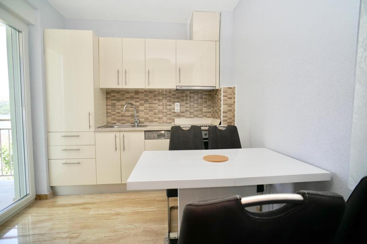 Trogir-Luxury Villa Sapphirus Seget Vranjica Esterno foto