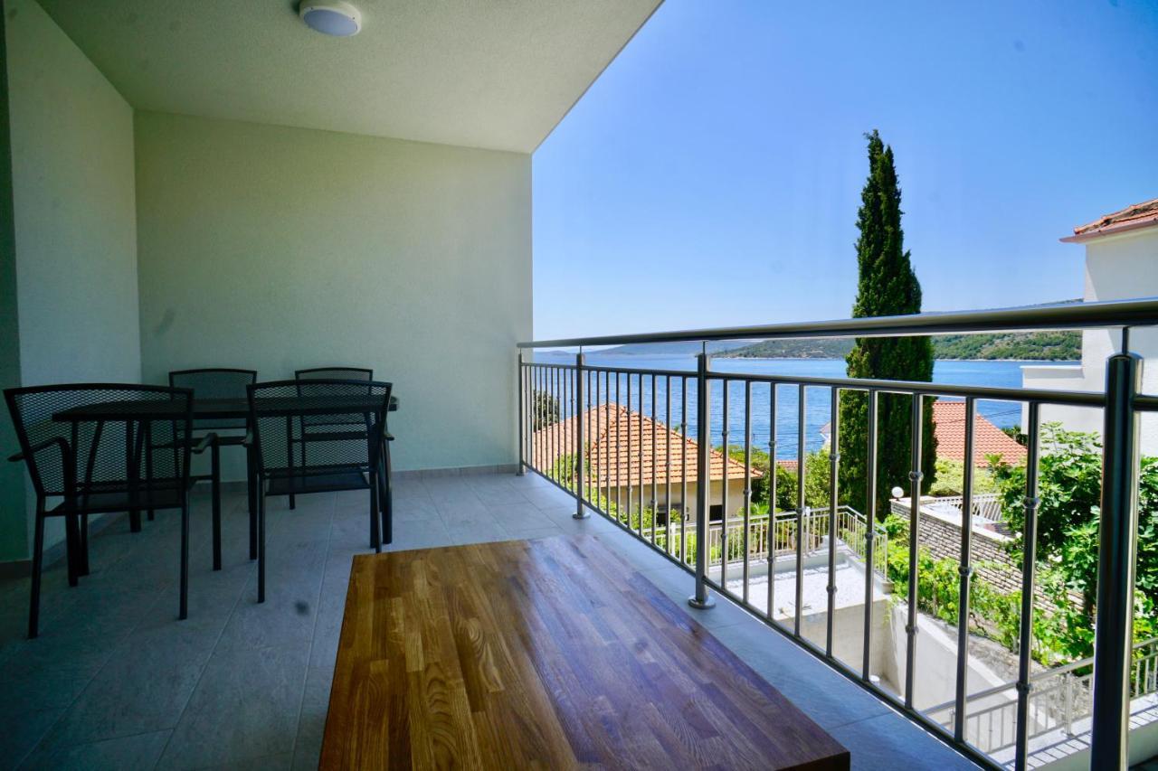 Trogir-Luxury Villa Sapphirus Seget Vranjica Esterno foto